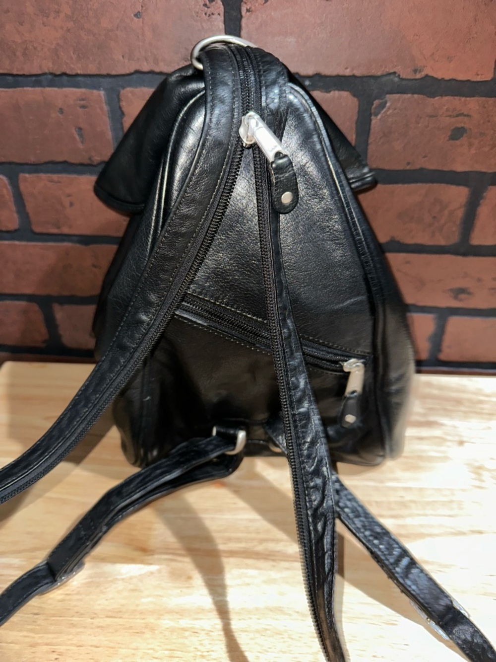 Vintage Canyon Outback Black Leather Backpack Equestrian Design - Picture 7 of 9